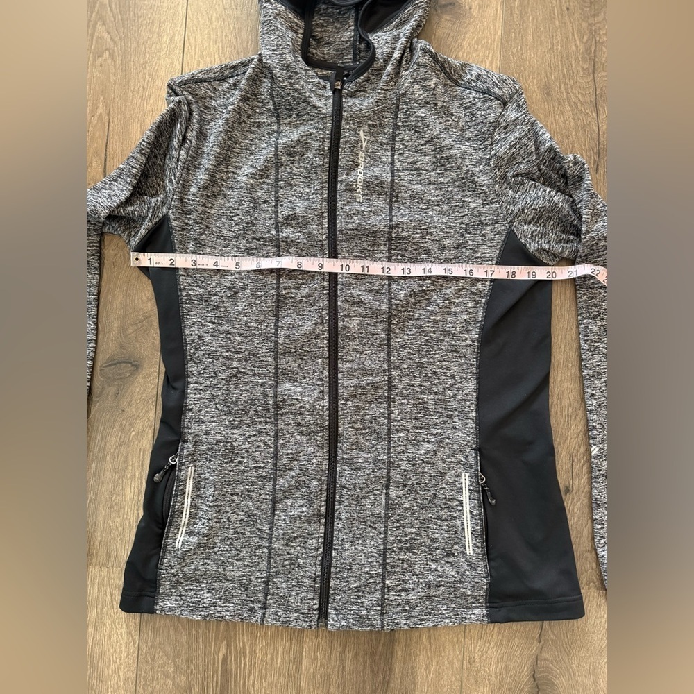 Brooks Running Athletic Long Sleeve Zip up lightweight jacket with hood Size XL - Picture 8 of 8